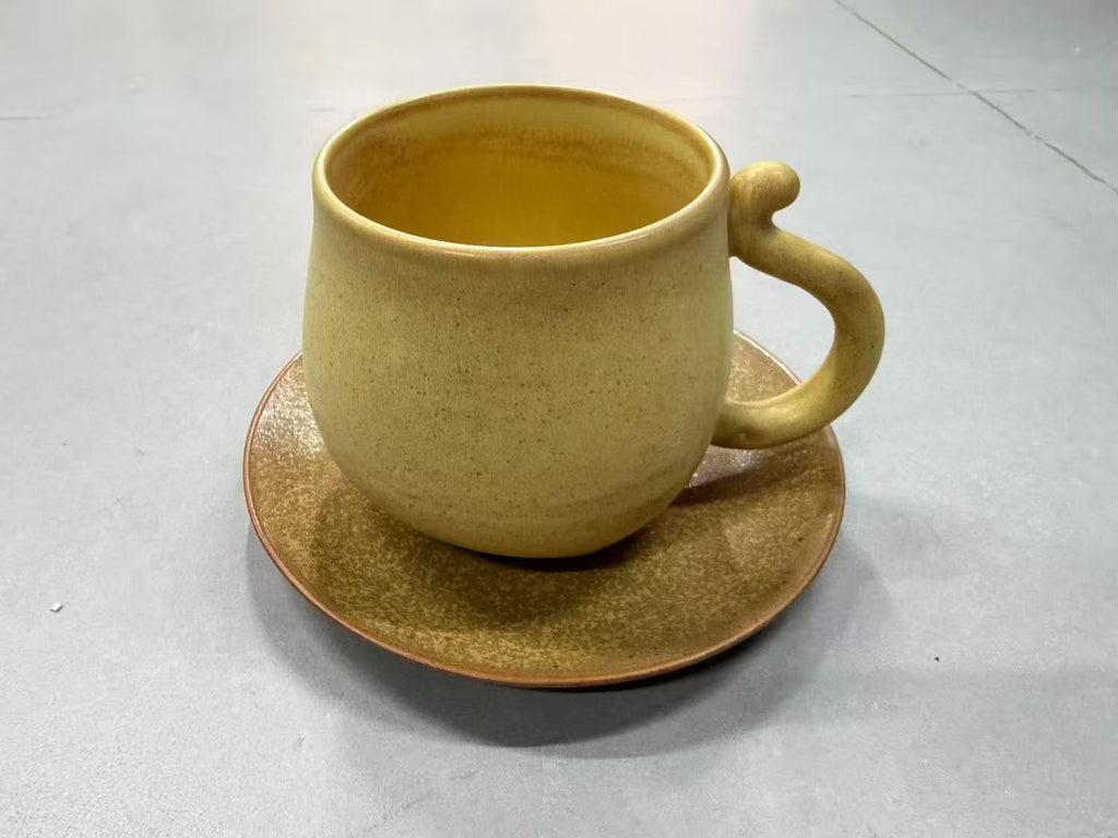 Sunny Kiln Pebble — Jingdezhen Hand-Thrown Mustard Yellow Mug & Saucer Set